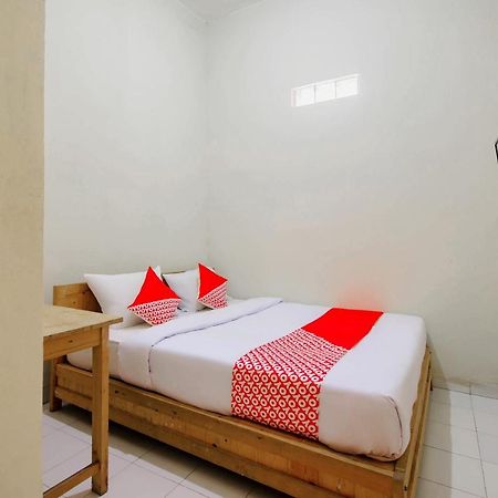 Hotel OYO 3083 D Kost 3 Syariah Yogyakarta Exterior foto