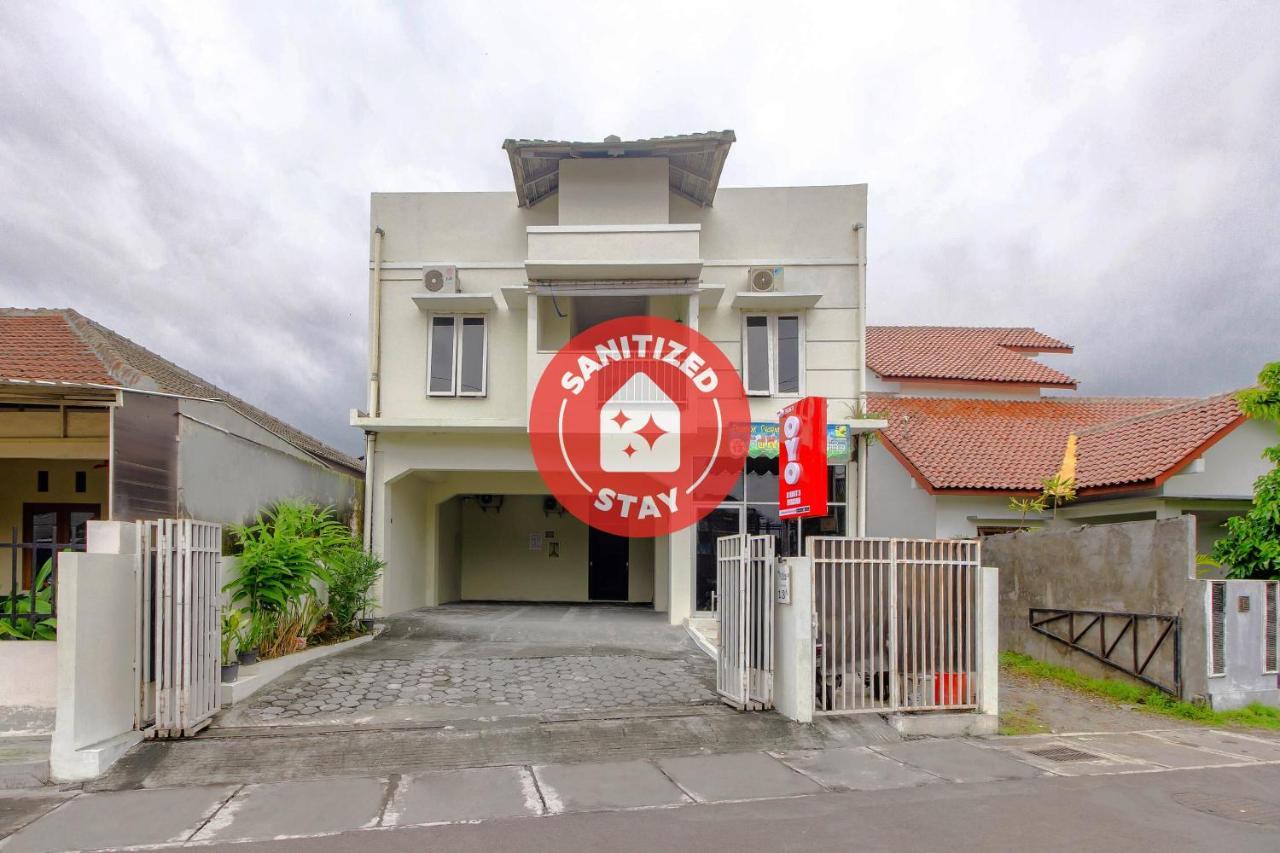 Hotel OYO 3083 D Kost 3 Syariah Yogyakarta Exterior foto