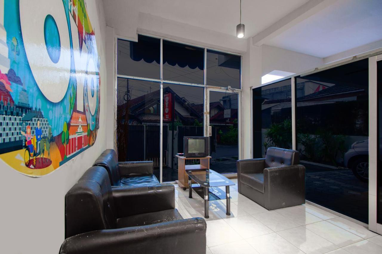 Hotel OYO 3083 D Kost 3 Syariah Yogyakarta Exterior foto